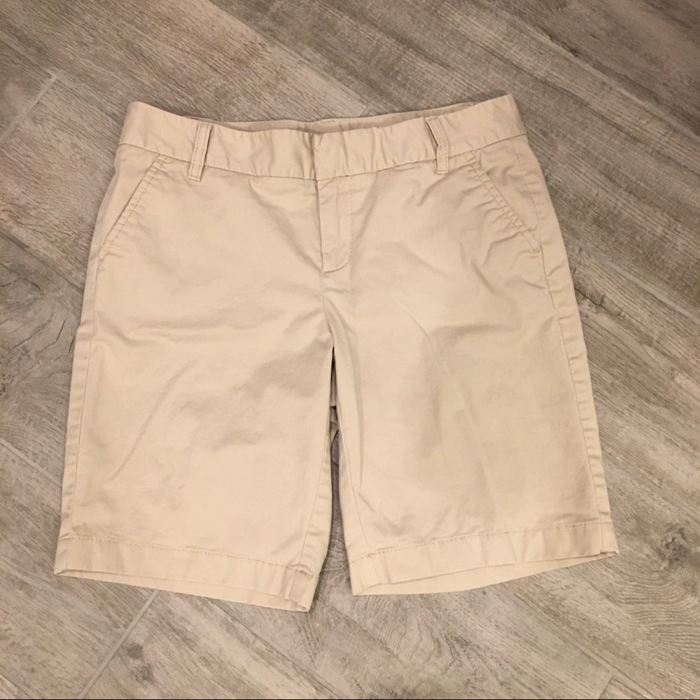 Caslon Women’s Khaki Bermuda Shorts Size 4